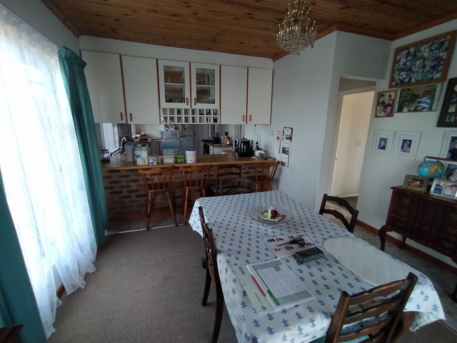 6 Bedroom Property for Sale in De Kelders Western Cape